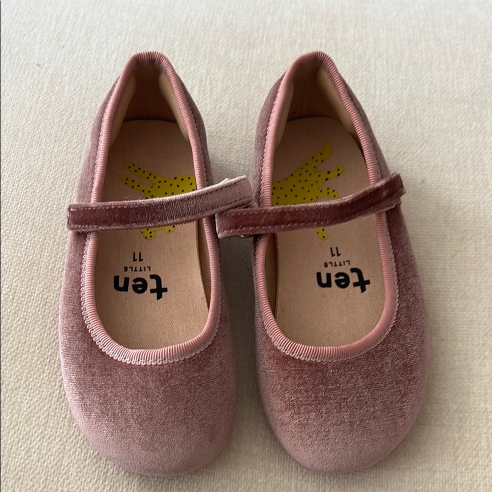 Ten Little Velvet Mary Jane’s Size 11